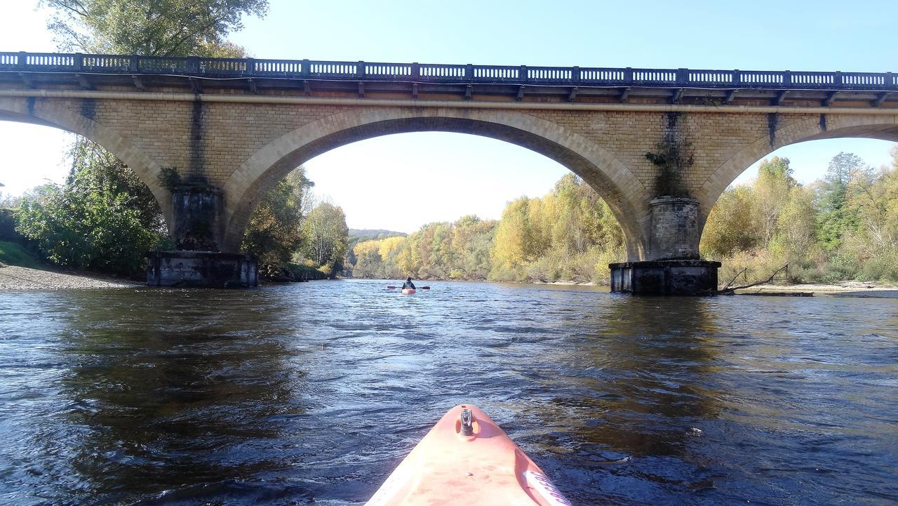 TERRE d'HISTOIRE - Baignade, canoë, piste cyclable à proximité Castelnaud-la-Chapelle Esterno foto